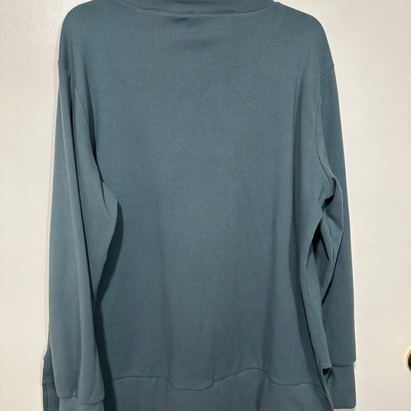 Woman’s sweatshirt - Picture 2 of 3